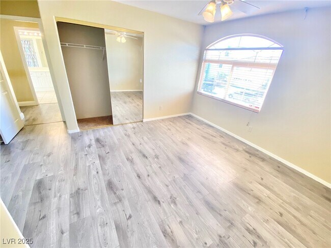 Building Photo - 8482 Canvas Vest Ct