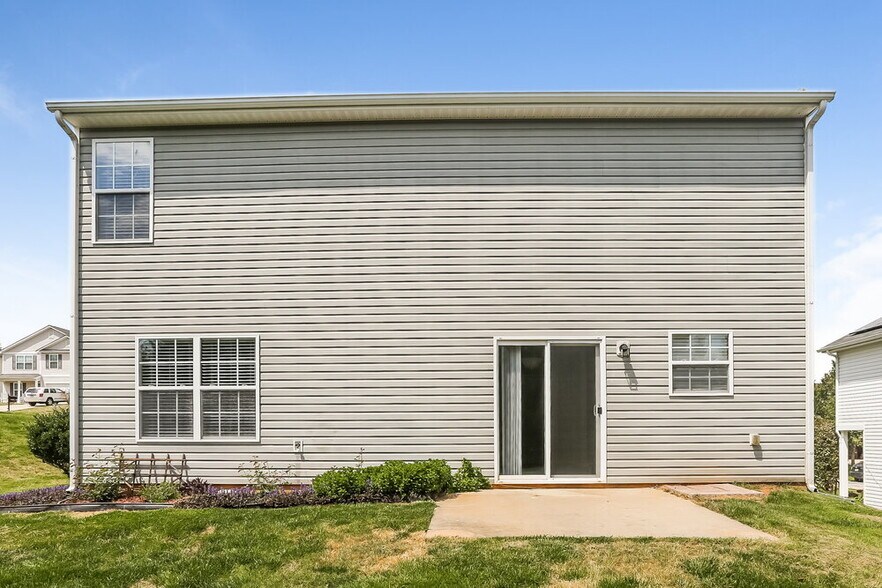 Building Photo - 716 Overlook Rd