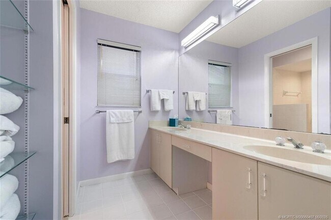 Building Photo - 4004 SW Osprey Creek Way