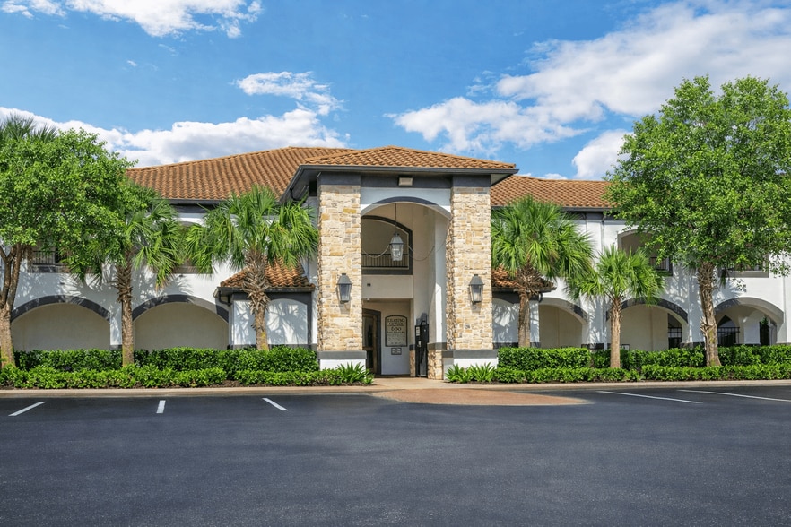 Building Photo - Villas of Park Grove