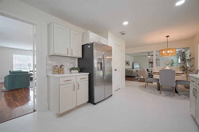 Building Photo - 5615 Haven Point Dr