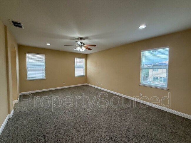 Building Photo - 17808 Daffodil Hill St