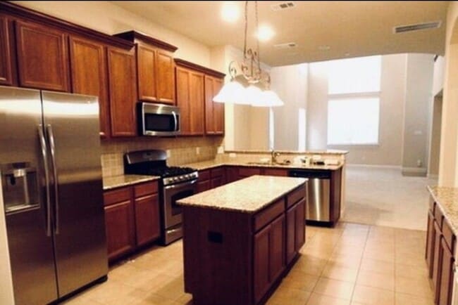 Building Photo - Very nice 3 bed Townhome in Plano!