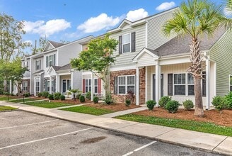 Building Photo - 901 Squeeze Pl