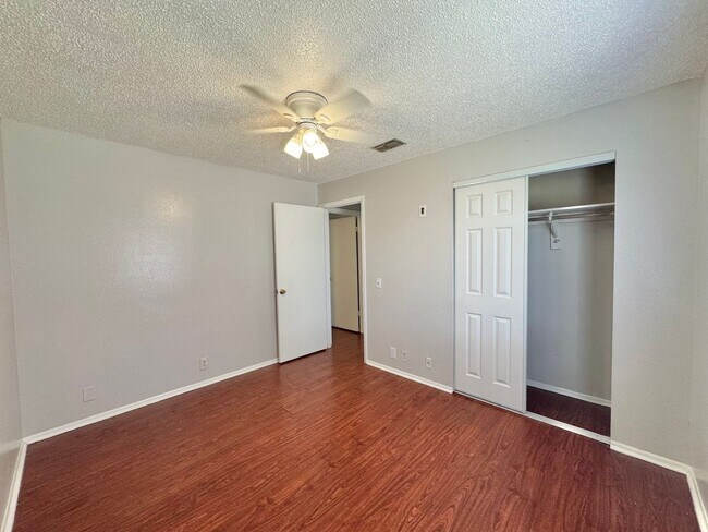 Building Photo - 5665 Struthers Ct
