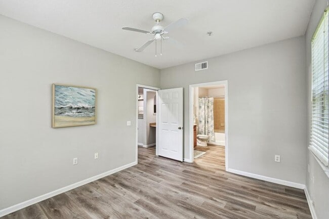 Building Photo - 2 bedroom in Jacksonville FL 32216