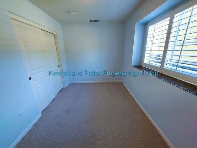Building Photo - Immaculate 4 Bedroom, 3.5 Bath Townhome in Desirable Scotts Valley