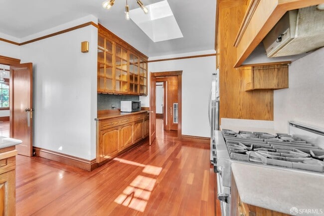 Building Photo - 80 Corona St