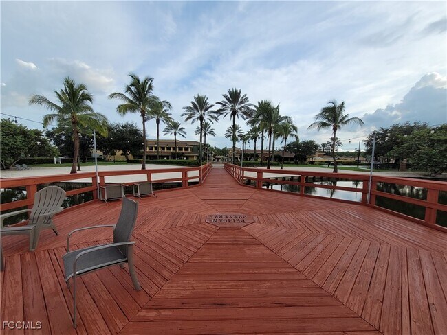 Building Photo - 10637 Pelican Preserve Blvd
