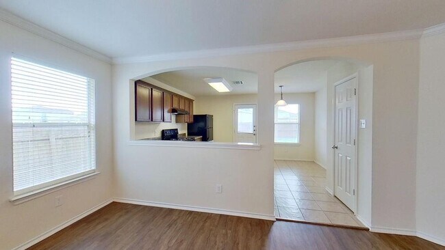 Building Photo - 411 Quail Hollow Dr