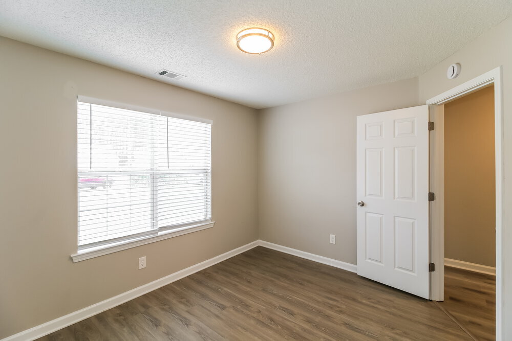 Building Photo - 604 Fieldcrest Dr