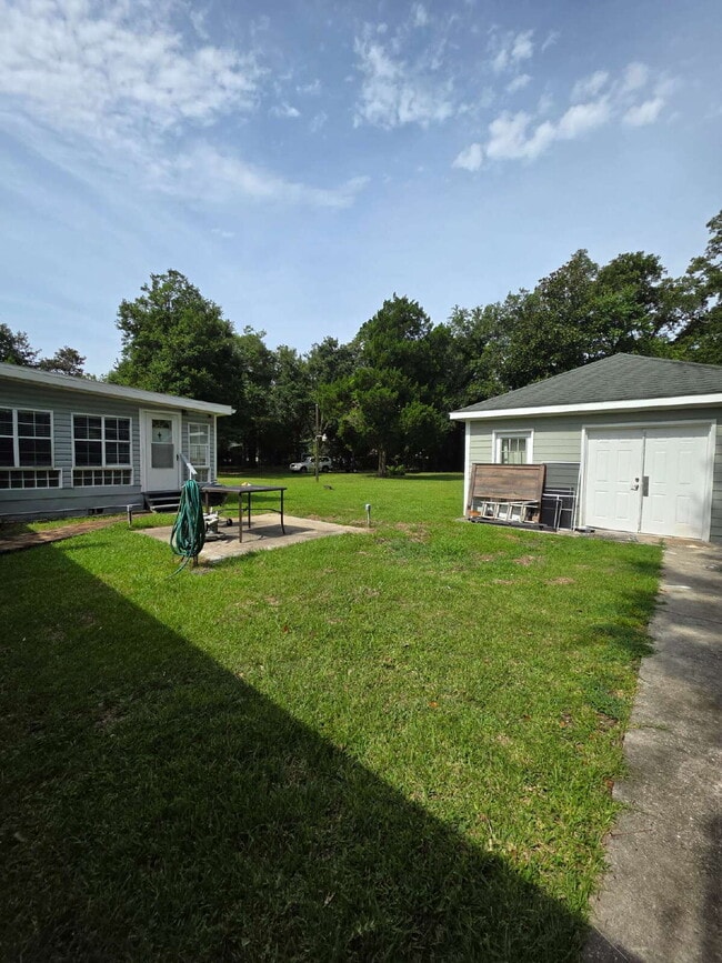 Building Photo - Need a mother-in-law suite or a kid cave?