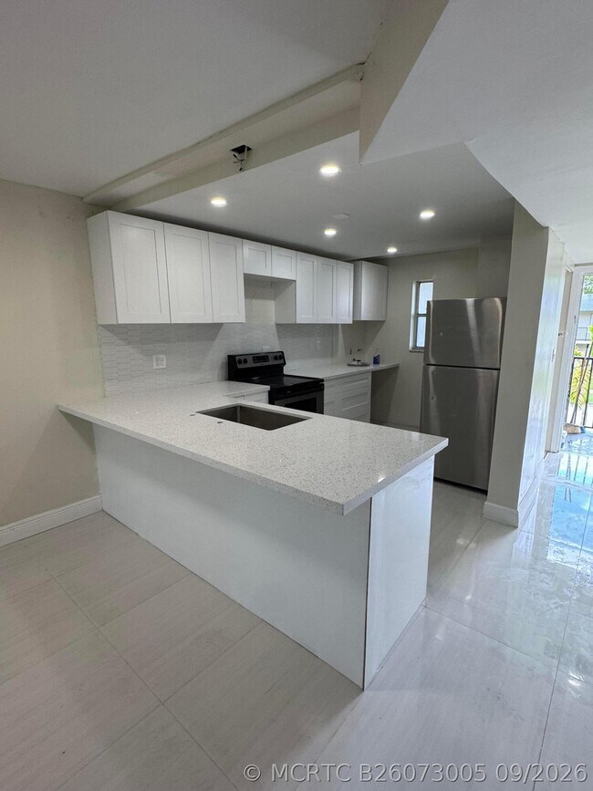 Building Photo - 8000 Fairview Dr