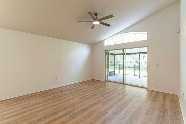 Building Photo - 1613 Crown Hill Blvd