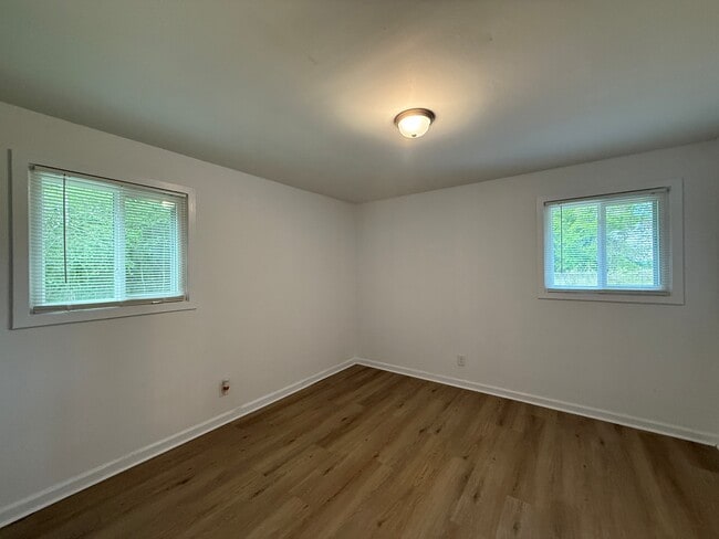 Building Photo - 2210 Fields Ave