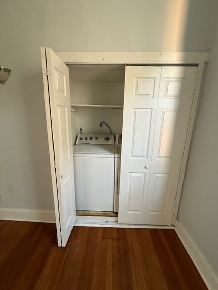 In suite washer/dryer - 2221 Saint Paul St