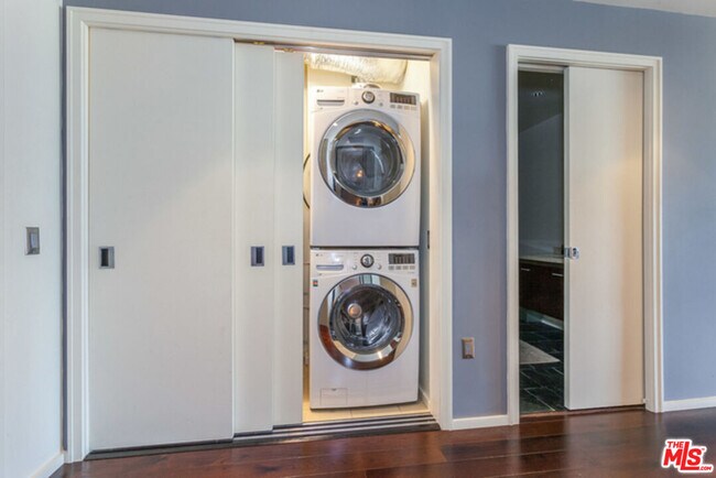 Building Photo - 1155 S Grand Ave