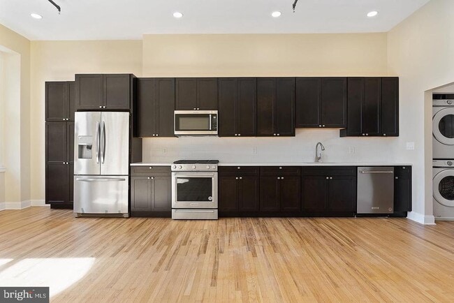 Building Photo - 2029 Walnut St