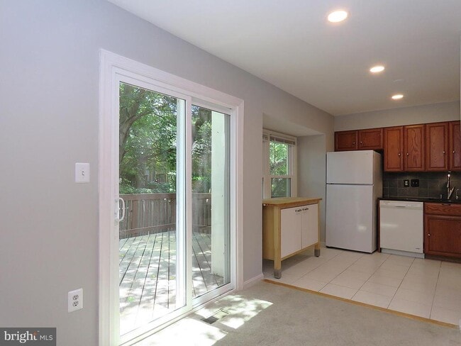 Building Photo - 3013 Hickory Grove Ct