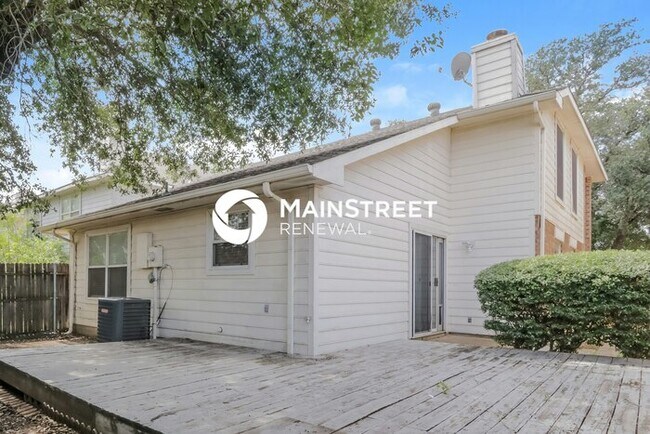 Building Photo - 3 Bedroom Pet-Friendly Home in Duncanville, TX with Main Street Renewal