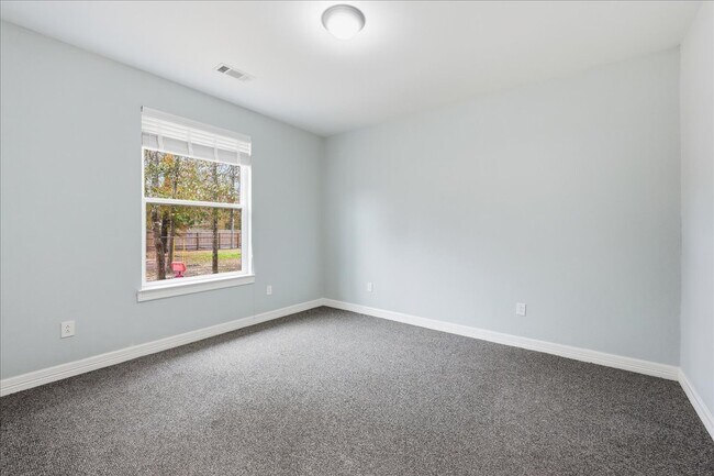 Building Photo - 12250 Charlotte Dr