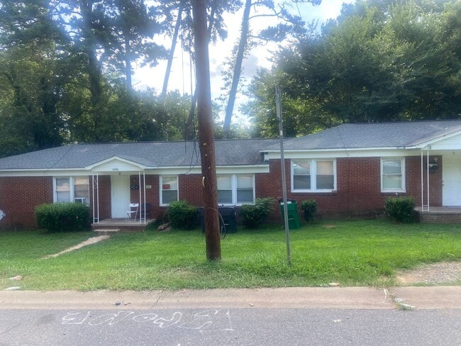 Primary Photo - 2120 Kennesaw Dr