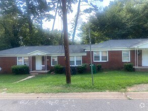 Building Photo - 2120 Kennesaw Dr
