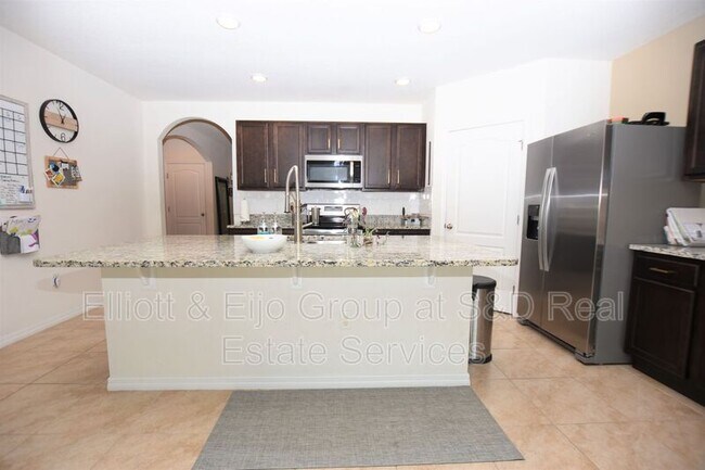 Building Photo - 3393 Tawny Grove Pl