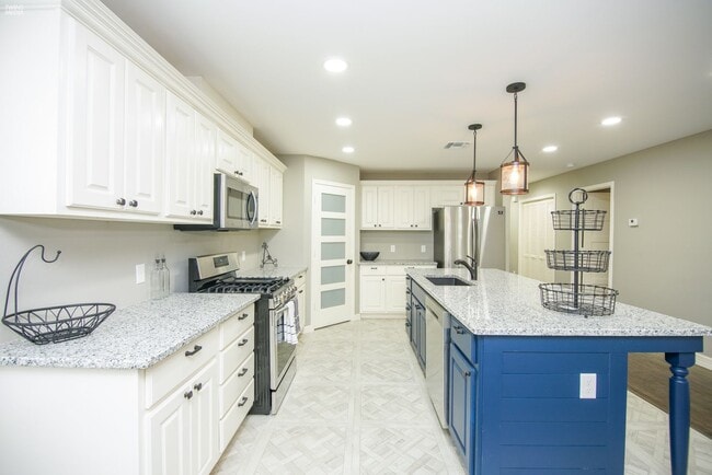 Building Photo - 1614 Clare Dr