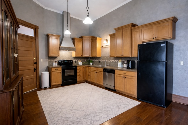 Building Photo - 208 1/2 E Oklahoma Ave