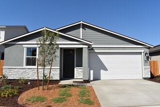 Building Photo - 744 Stephanie Dr