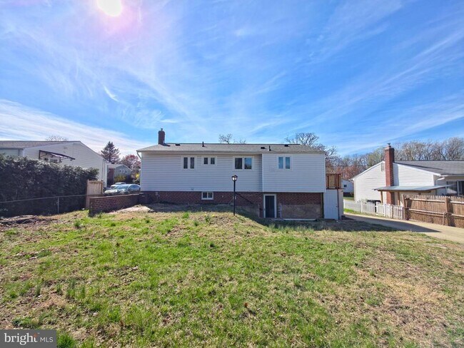 Building Photo - 12111 Portree Dr