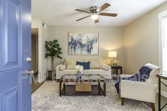 Building Photo - 111 Kingsridge Dr