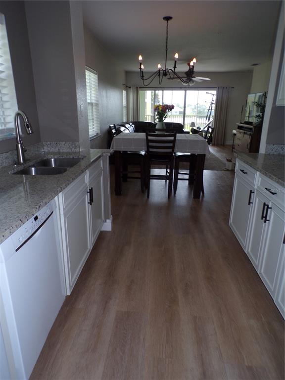Building Photo - 2160 Heron Lake Dr