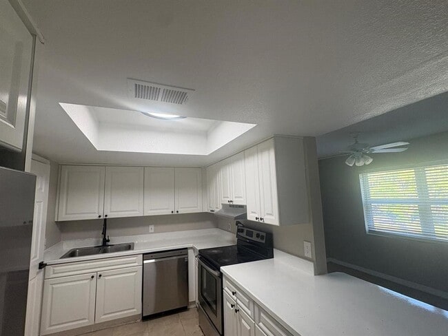 Building Photo - 9909 Sweepstakes Ln