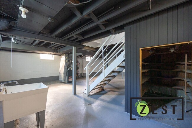 Building Photo - BEAUTIFUL 3 BED HOME