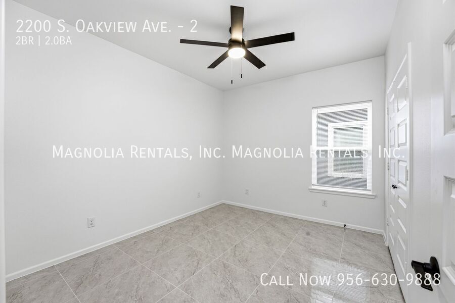 Building Photo - 2200 S Oakview Dr