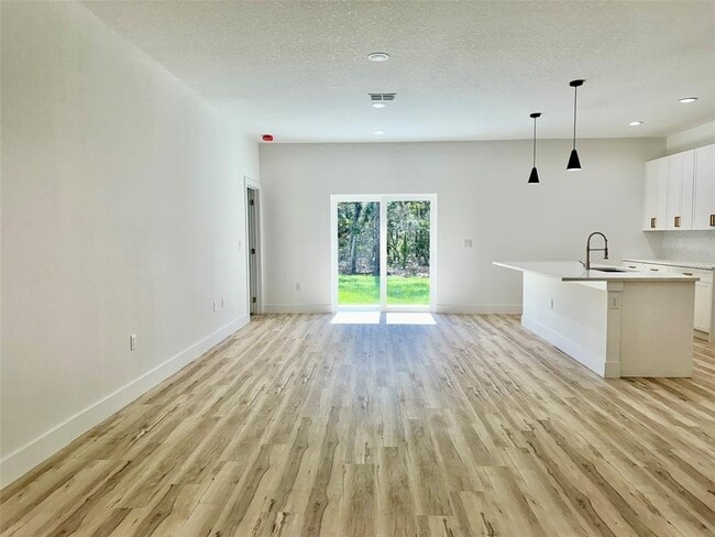 Building Photo - 10141 N Jacobson Way