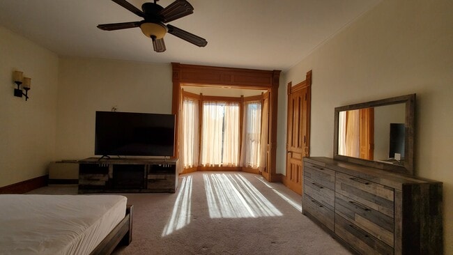 Building Photo - 57 Park St