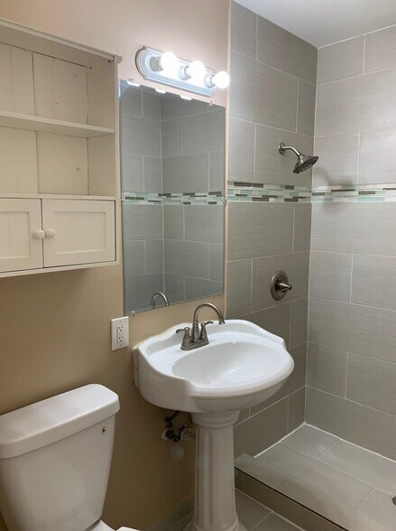 Building Photo - 1320 3 Ranch Rd