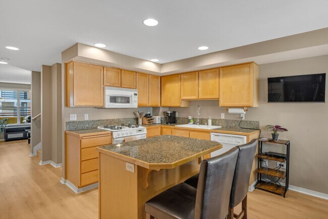 Building Photo - 931 N 35th St