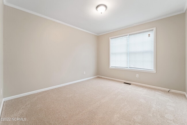 Building Photo - 130 Broadleaf Dr