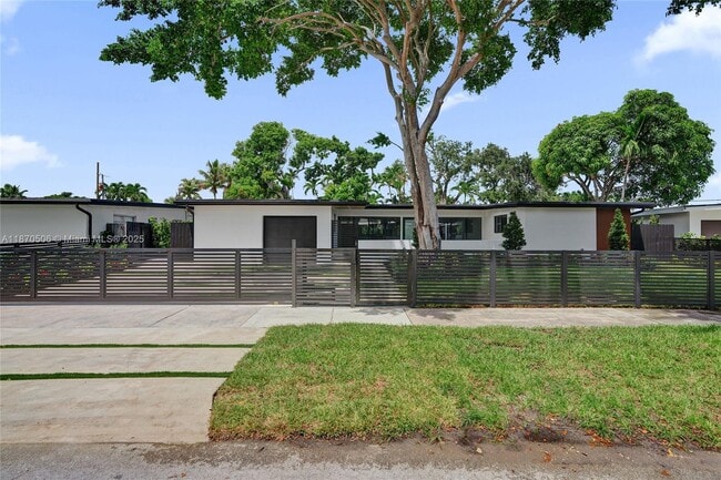 Building Photo - 1931 NE 186th Dr