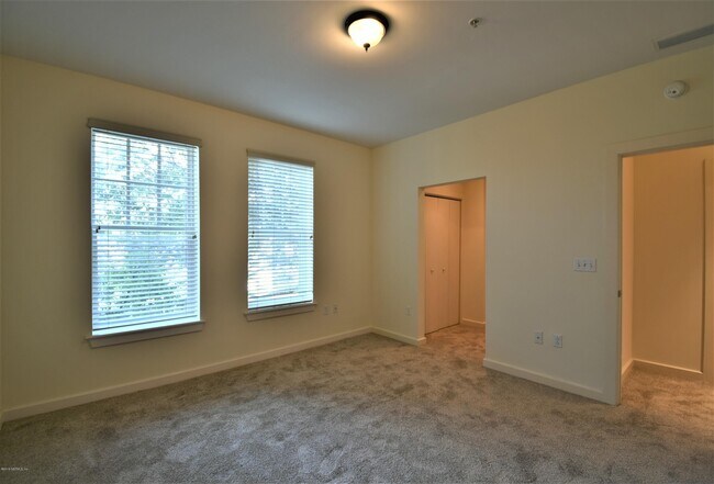 Building Photo - 1661 Riverside Ave