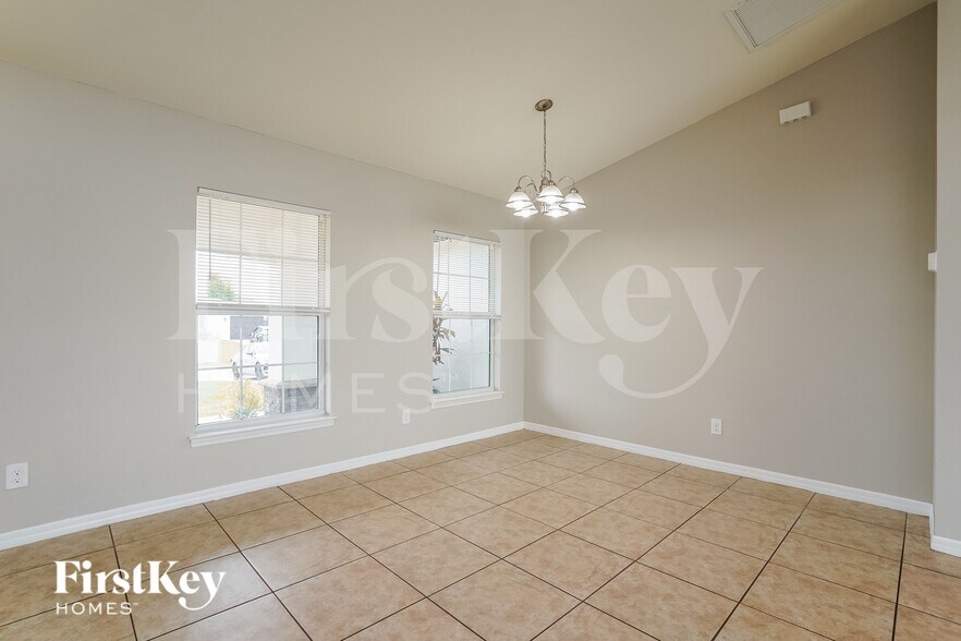 Building Photo - 3229 NW 1st Ave