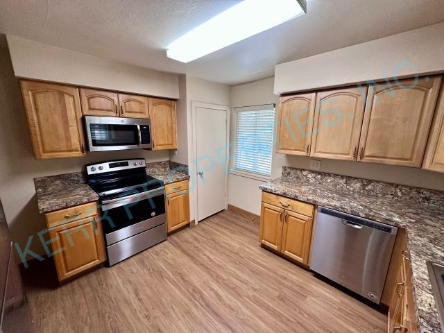 Building Photo - 32803 SE Carpenter Ln