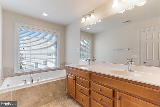 Building Photo - 25503 Amber Gate Terrace