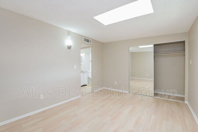 Building Photo - 8464 E Ruby Dr