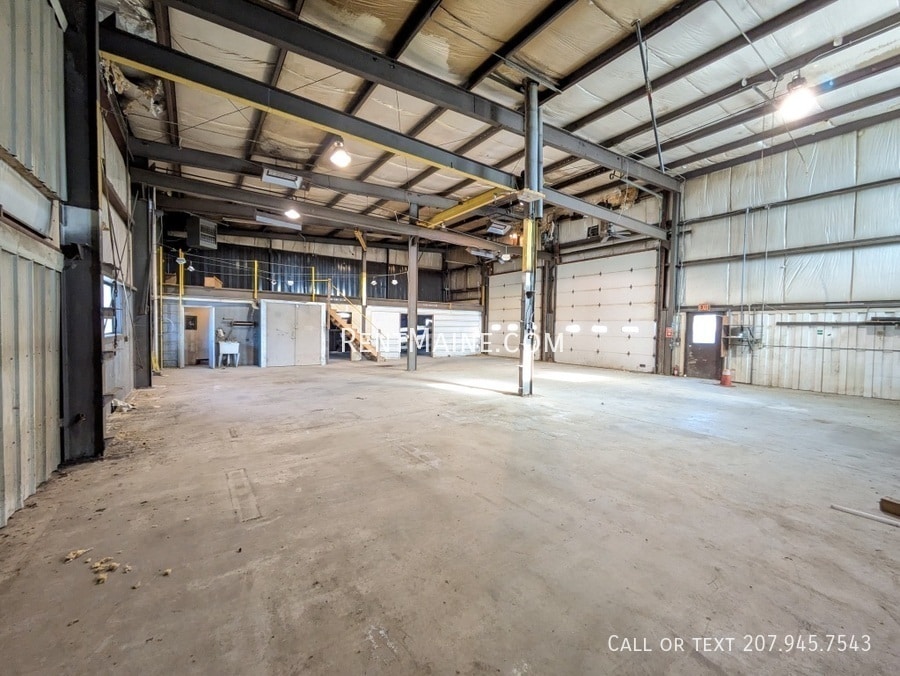 Building Photo - 38 Railroad St