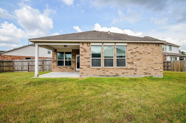 Building Photo - 16608 Spirit Lake Ct